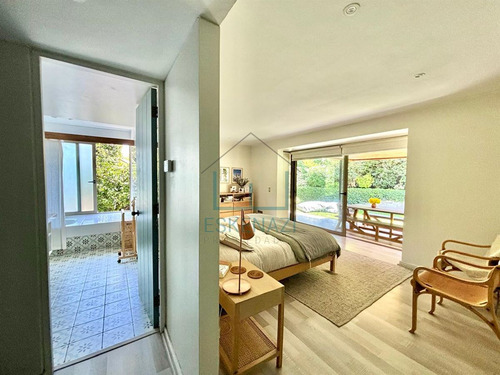 Remodelada!! Impecable Casa En Venta De 5 Dorm. La Dehesa.