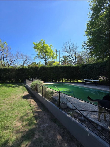 Espectacular Venta Casa De Tres Dormitorios En Parque Leloir