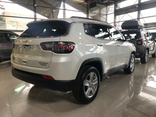 Imagen 4 de 13 de Jeep Compass Sport