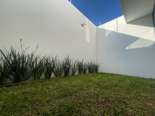 Casa En Venta Con 3 Recámaras En San Pedro Cholula.