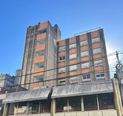 Hotel Importante A Refaccionar Centro Rio Cuarto Buen Estado