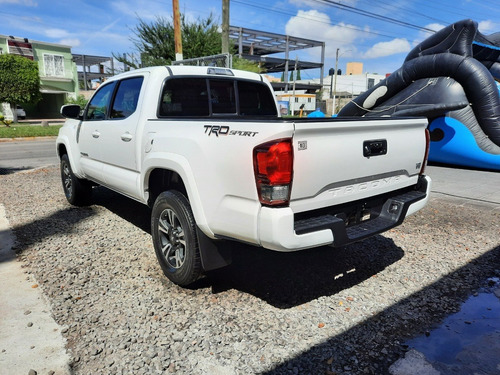 Imagen 6 de 15 de Toyota Tacoma 2016
