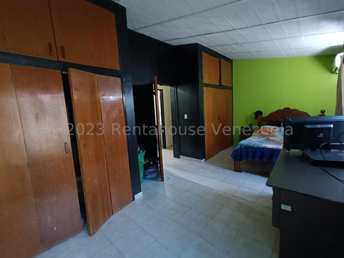 24-13391 Hermosa Casa En Venta, Urb. Los Samanes, Maracay Mord