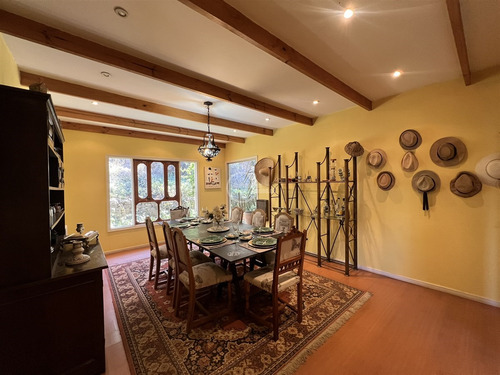 Casa En Venta De 5 Dorm. En Lo Barnechea
