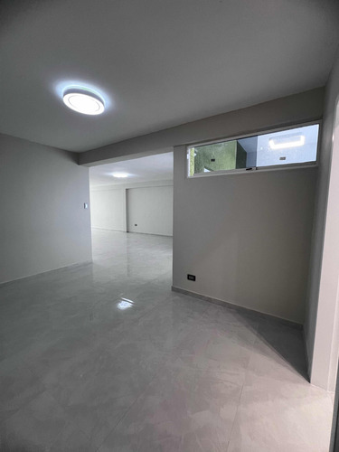 Casa Moderna Y A Estrenar En Venta En El Trigal Sur, Valencia