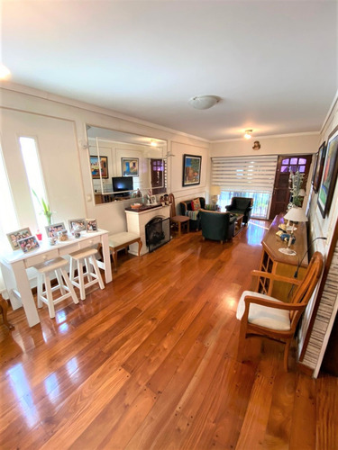 Duplex 4 Ambientes Con Cochera // Emilio Mitre 298