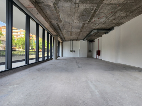 Local Esquina,,,,terraza De 107 M2.......edficio Premium !!!