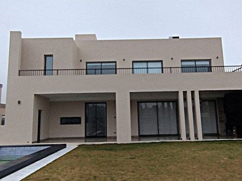 Casa Nueva,5 Amb, Con Jardín Y Pileta, Hab D/ Servicio, Brrio El Principado, Canning