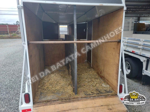 Reboque Carretinha Transporte De Cavalos 2 Eixos Semi Nova