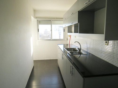 Imagen 10 de 12 de Venta Apartamento Dos Dormitorios Dos Baños Ciudad Vieja