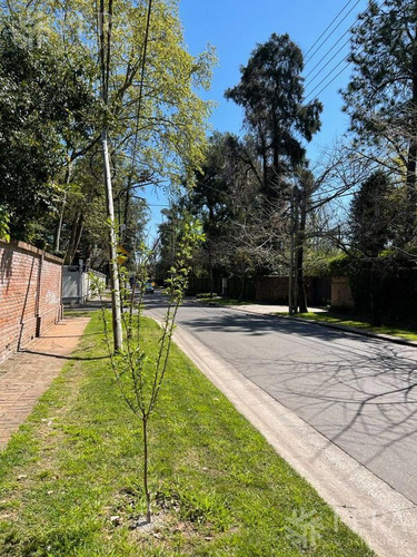 Imagen 11 de 12 de Importante Casa Con Parque En La Mejor Zona De La Horqueta.
