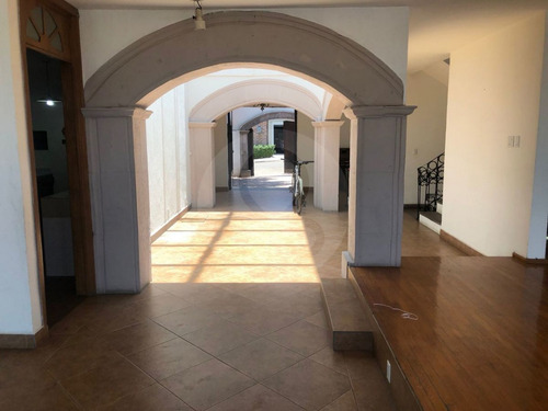 Casa En Venta En Lomas De Bezares