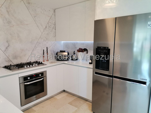 Ambientado Con Estilo Exquisito Apartamento Los Naranjos De Las Mercedes 25-21361