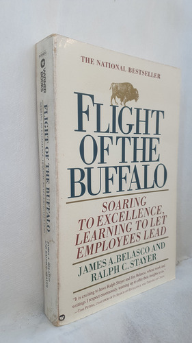 Livro Flight Of The Buffalo - James A. Belasco And Ralph C. Stayer - Editora Warner Books (Usado)