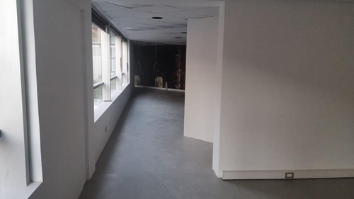 Amplia Oficina/ Planta Libre/ Bajos Ggcc/ 200 Mt2/ Estoril