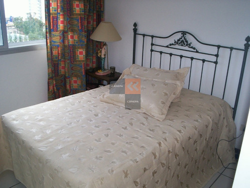 Zona Conrad, A 2 Cuadras Playa Mansa ,sobre Boulevard Artigas- Ref: 8474
