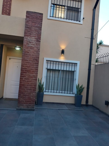Imagen 2 de 16 de Venta - Triplex 4 Amb Con Cochera - Anchordoqui 1633 - Santo