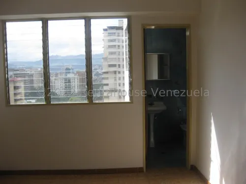 Apartamento En Venta La Urbina