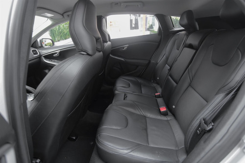 Volvo V40 2.0 T4 Comfort Turbo Gasolina 4p Automático