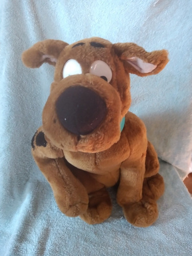 Scooby Doo Peluche Con Sonido En Ingles Sin Tapa De Las Pila