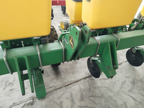 Sembradora John Deere 1010 Max Planter 4 Surcos
