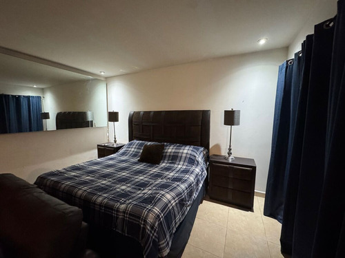 Casa En Venta Remodelada, En Cumbres Élite, A Media Cuadra Parque Cumbres Élite