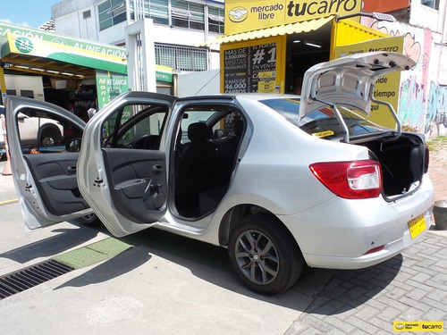 Imagen 8 de 15 de Renault Logan Expression Nigth & Day