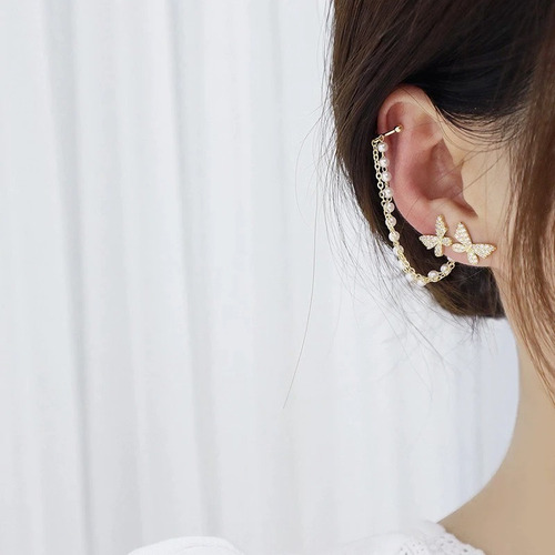 Imagen 2 de 4 de Aretes Dorados Asimétricos Mariposa Piercing Moda Mujer