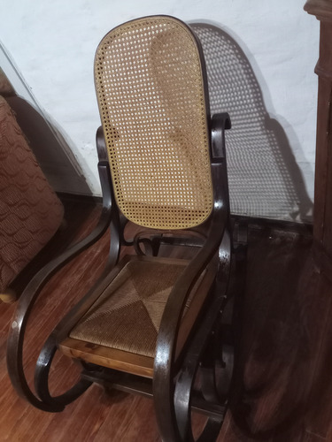 Sillón Mecedor Antiguo Estilo Thonet Buen Estado Marrón Junco Y Esterilla (Usado)