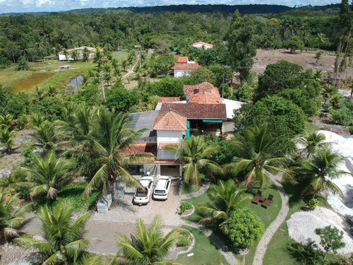 Fazenda Com 5,5ha A Casa Tem 495m2 Construído Em 2 Andares. Piscina Natural. O Imóvel E Perfeito Para Plantar Café Ou Cacau