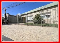 Comprar Venta De Gran Casa Padrón Único En San Ramón, Sobre Avenida Principal, Con Piscina, Garage Para 3 Vehículos, 4 Dormitorios, 2 Baños, Barbacoa, Quincho, Ideal Familia Numerosa, Empresa O Clínica, Divin