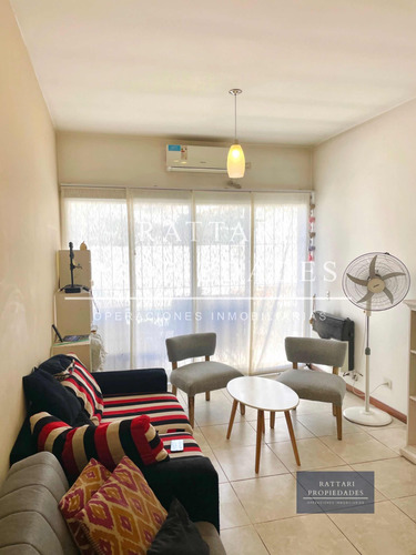 Venta Casa 5 Ambientes Con Parque Y Piscina En Haedo. Excelente Propiedad