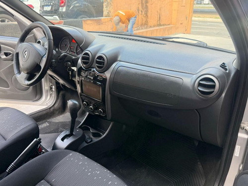 Renault Logan 1.6 EXPRESSION 16V FLEX 4P AUTOMÁTICO
