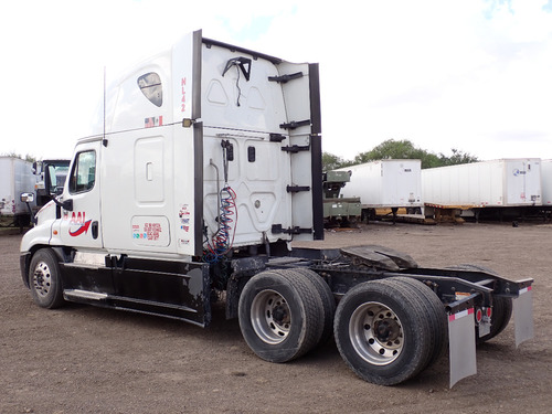 Tracto Camión Freightliner Cascadia Dd15 Año: 2013 Gmy100660