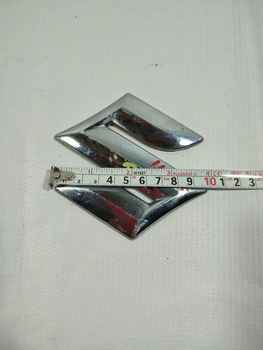 Emblema Suzuki Swift Mod 12-17 Original (Usado)