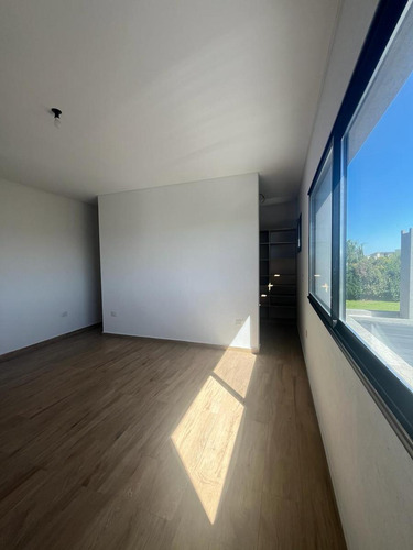 Casa En Barrio Ceibos Puertos Del Lago Lote Interno Escobar 3 Dormitorios Y Escritorio