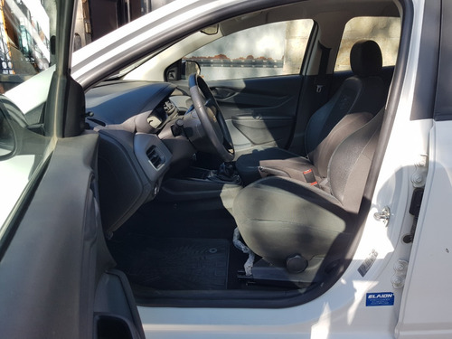 Imagen 8 de 10 de Chevrolet Onix Joy 1.4 5ptas Black 98cv (l19) 2020 / Nafta
