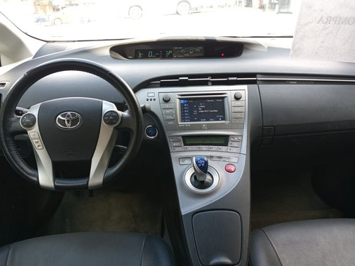 Imagen 13 de 15 de Toyota Prius 2015 1.8 Premium Sr Hibrido At