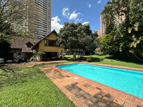Casa En Arriendo En Loma De San José. Cod A776095