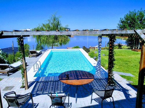 Casa En Venta - 4 Dormitorios 4 Baños - Cocheras - 993mts2 - Escobar