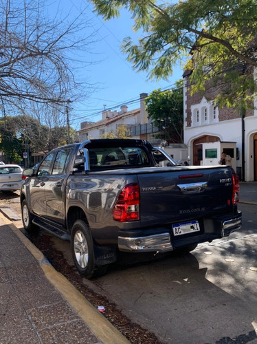 Imagen 4 de 6 de Toyota Hilux 4x4 D/c Srv 2.8 Tdi