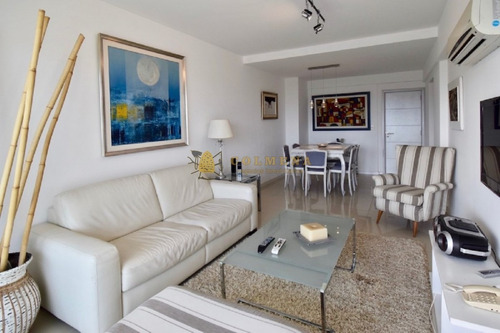 Apartamento En La Brava De 3 Baños, 3 Dormitorios, Kit, Lavadero, Living Comedor, Office, Baño De Servicio, 2 Suites. Consulte!!!!!!!- Ref: 2012