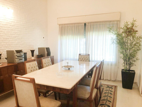 Venta De Casa De 2 Dormitorios En Colón, Montevideo