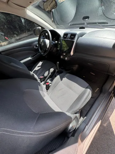 Nissan Versa Advance 1.6 Mt