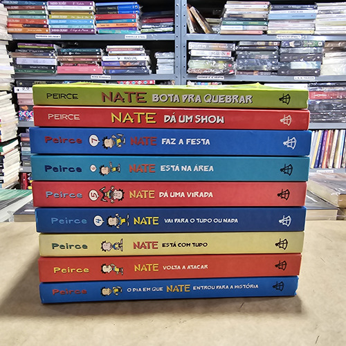 Kit Coleção Nate 9 Volumes / Lincoln Peirce / Editora Sextante / O Dia Em Que Nate Entrou Pra História + Volta A Atacar + Está Com Tudo + Vai Para Tudo Ou Nada + Dá Uma Virada + Está Na Área + Faz Fes (Usado)