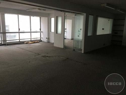 Oficina En Ciudad Vieja - 2° Piso Edificio Presidente -