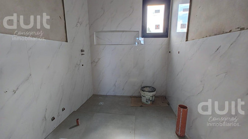Venta Duplex De 3 Dor! 1 Dor En Planta Baja! Con Pileta!