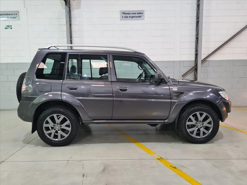 Imagem 4 de 15 de Pajero Tr4 2.0 4x2 16v 140cv Flex 4p Automático