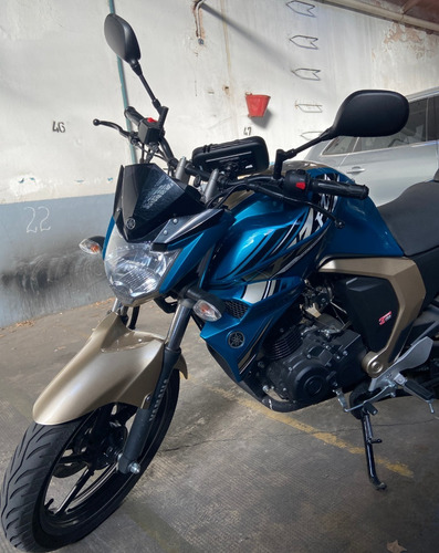 Yamaha Fz Fi S - 1800 Km - Con Casco Y Porta Celular