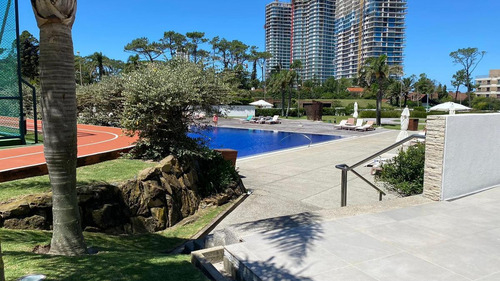Apto En Torre De Alta Gama, 2 Suites Dep - Playa Mansa